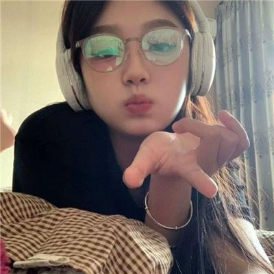 湖中女人